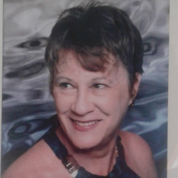 Meet your Posher, Kitty - Picture 1 of 1